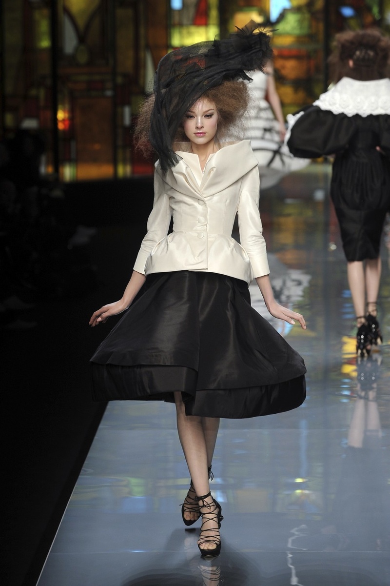 The Dior bar jacket featured in the brand's spring 2009 couture runway show. 