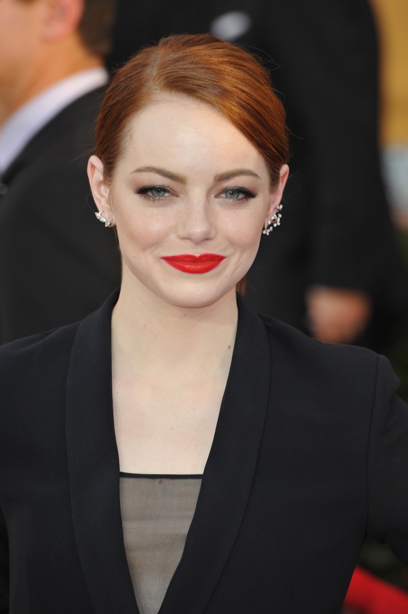 Emma Stone rocks a slicked back hairstyle at the 2015 Screen Actors Guild Awards. Photo: Jaguar PS / Shutterstock.com