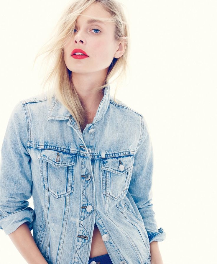 A denim jacket with pockets is a cool, casual look. 