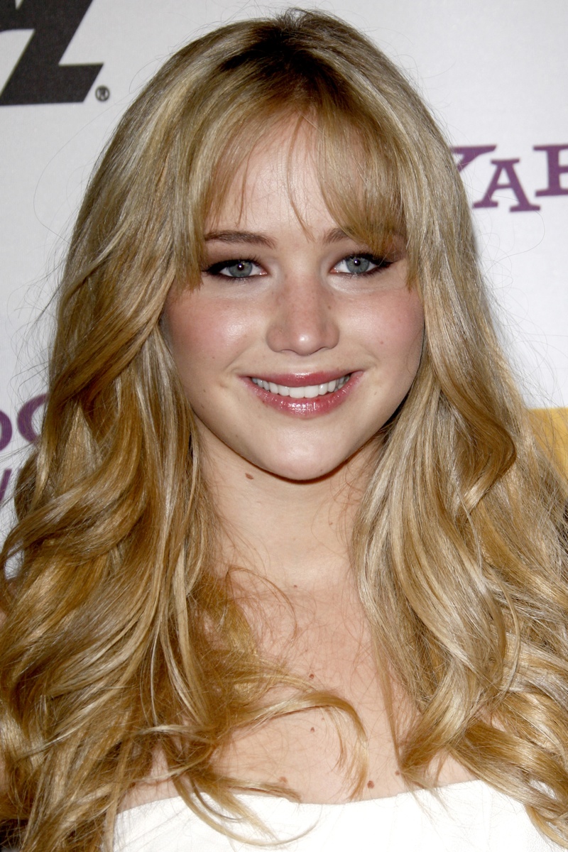In 2010, Jennifer wore a long and wavy blonde hairstyle. Photo: Shutterstock.com