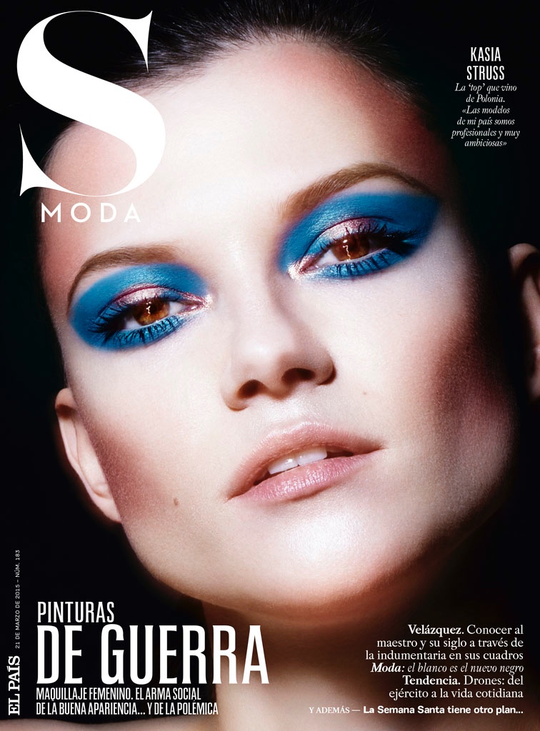 Kasia Struss graces the March 21, 2015, cover of S Moda photographed by David Roemer. 