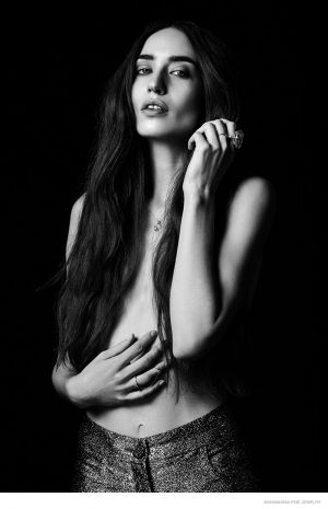 Lizzy Jagger Fronts ManiaMania Fine Jewelry Campaign