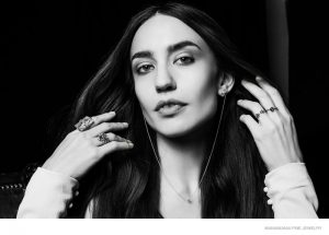 Lizzy Jagger Fronts ManiaMania Fine Jewelry Campaign