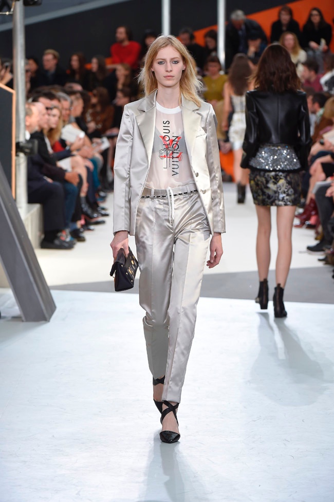 Louis Vuitton Fall 2015 Ready-to-Wear Fashion Show