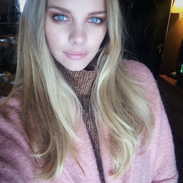 Marloes Horst takes a selfie