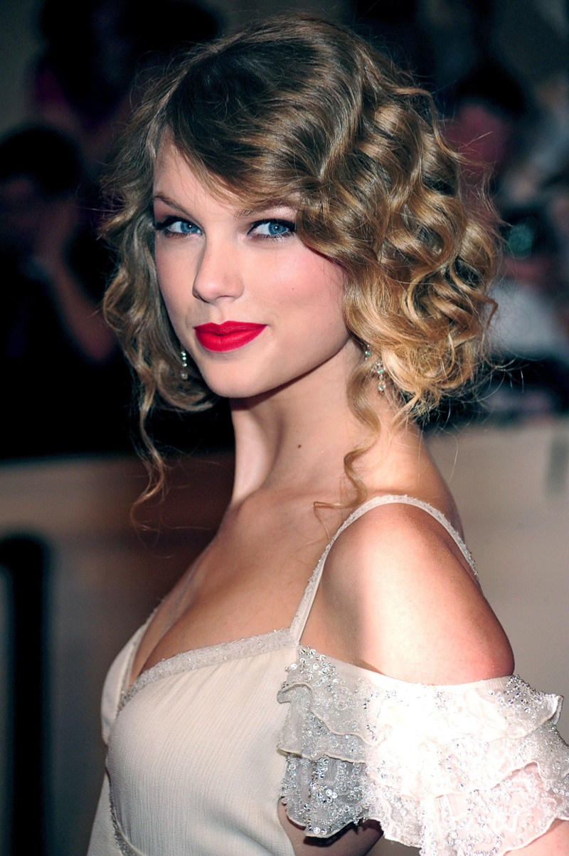 In 2010, Taylor Swift donned red lipstick at the Met Gala in New York City. Photo: Everett Collection/Shutterstock.com