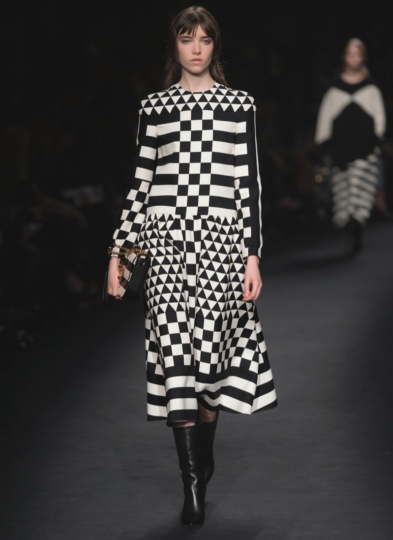 Valentino Embraces Black & White for Fall 2015 | Fashion Gone Rogue