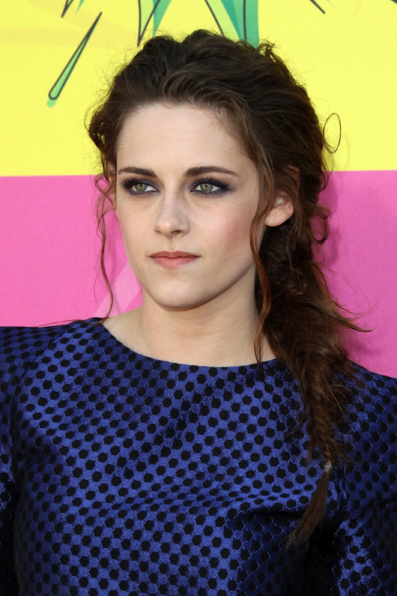 In 2013, Kristen rocked a messy braided hairstyle at the Kids' Choice Awards. Photo: Helga Esteb / Shutterstock.com