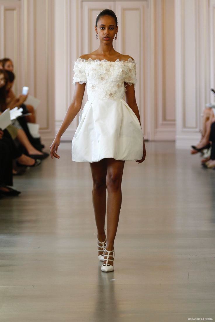 Oscar de la Renta Spring 2016 Bridal Collection