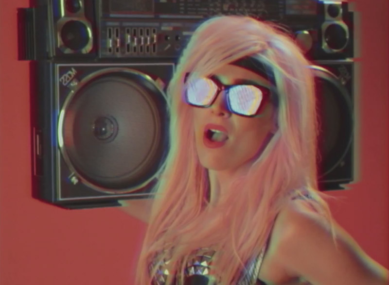 Bonnie McKee channels 1980s style for 'Bombastic' music video
