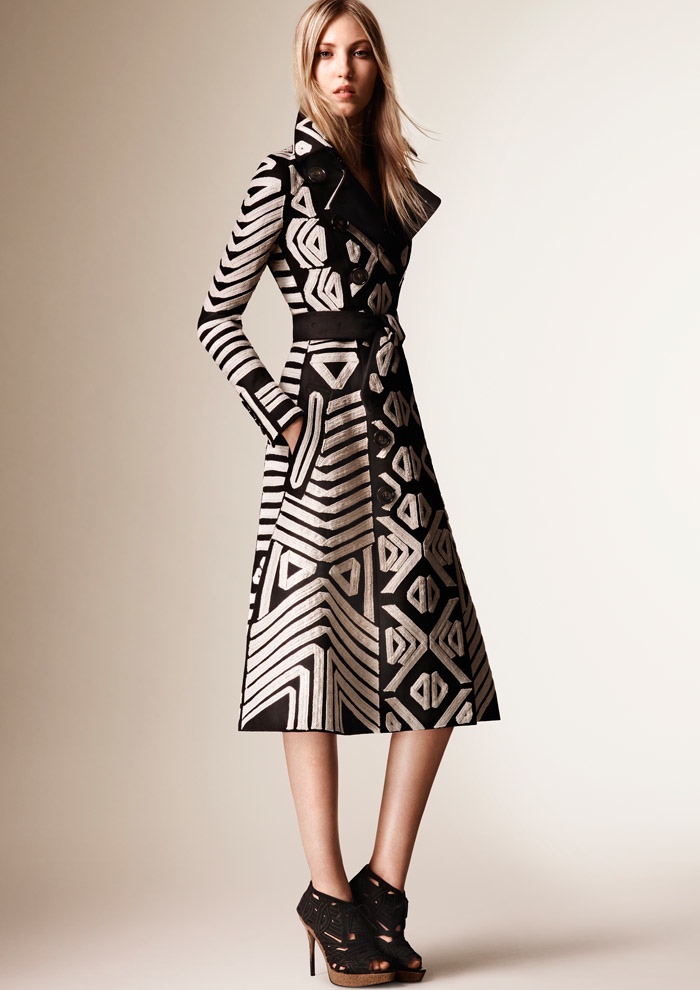 Burberry Goes Structured & Sheer for Resort 2016 Collection – Fashion
