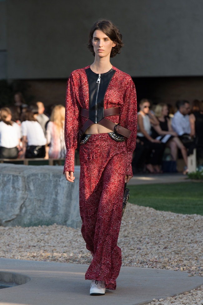 All the Looks from the Louis Vuitton Cruise 2016 Show