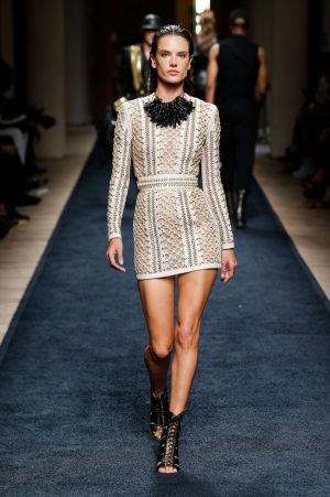 Alessandra Ambrosio, More Models Sport Body-Con Looks at Balmain’s Spring 2016 Menswear Show Alessandra Ambrosio, More Models Sport Body-Con Looks at Balmain’s Spring 2016 Menswear Show
