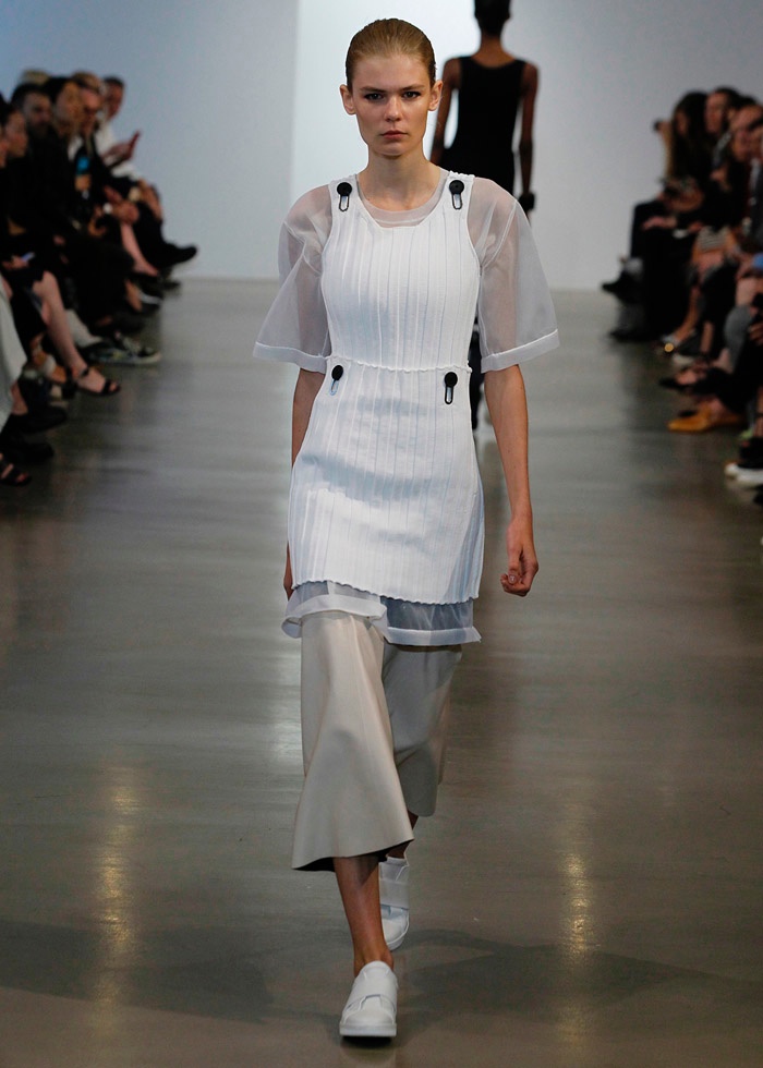 Calvin Klein Collection Takes On Graphic Style for Resort 2016 ...