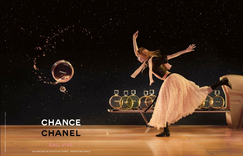 Nuttig Vergelding Maak plaats Watch Models Go Bowling in Chanel's 'Chance Eau Vive' Fragrance Ad |  Fashion Gone Rogue