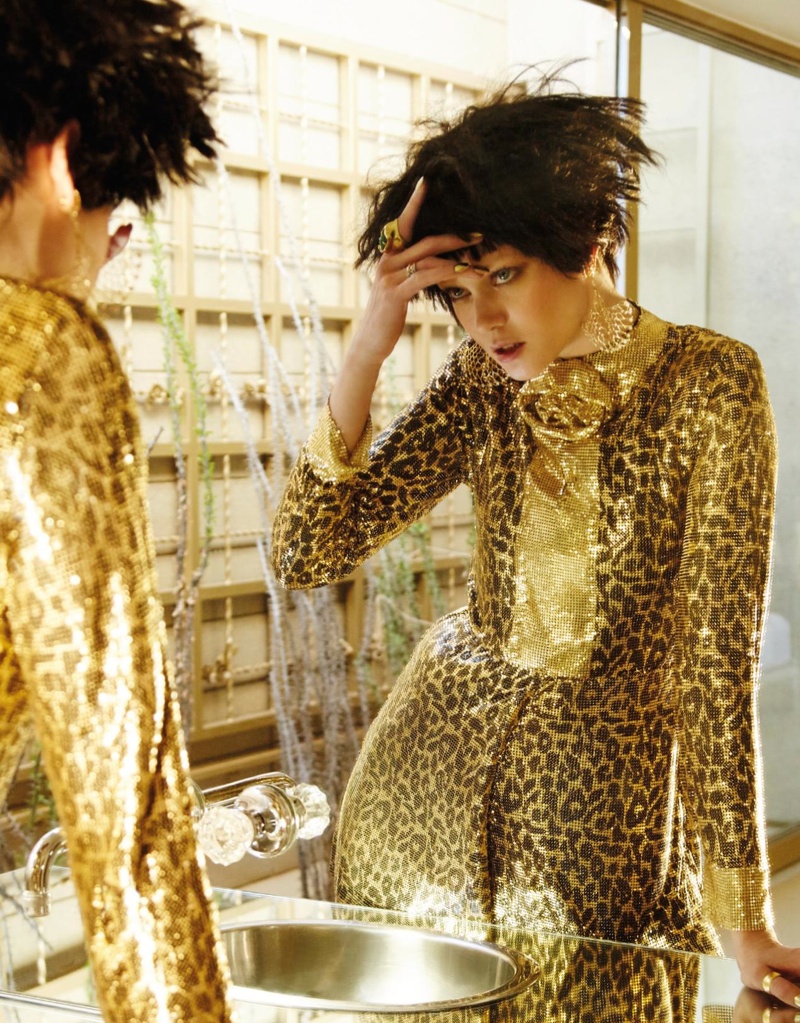 Golden Girl: Diana wears a leopard print dress in gold