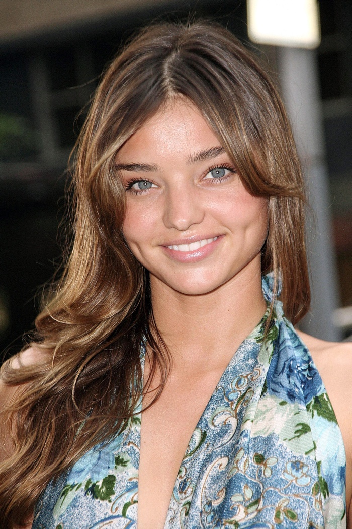 Miranda Kerr looked fresh-faced with beach waves and blonde highlights at a 2007 event. Photo: Everett Collection / Shutterstock.com