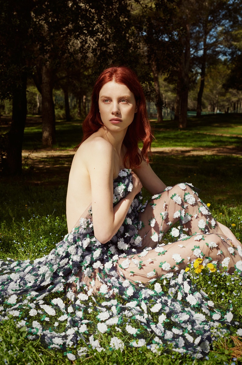 Pauline + Jo Have a Dreamy Summer in BAZAAR NL by Petrovsky & Ramone