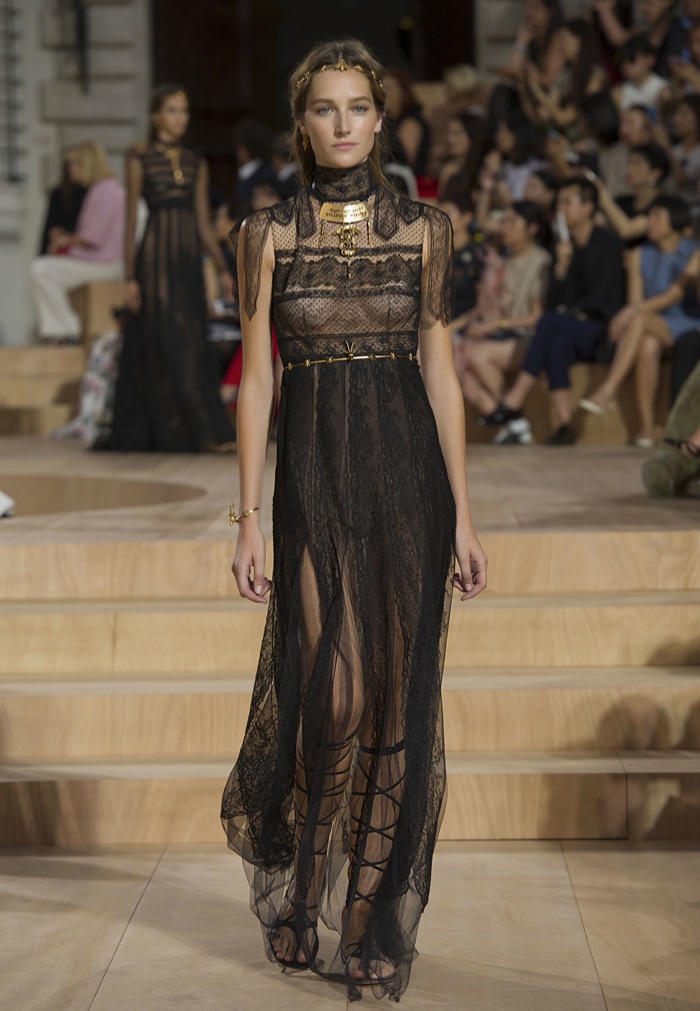 Valentino Fall 2015 Haute Couture | Fashion Gone Rogue