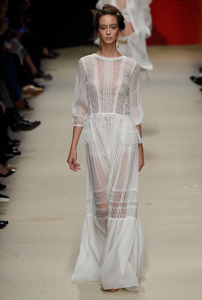 A look from Alberta Ferretti's spring 2016 collection