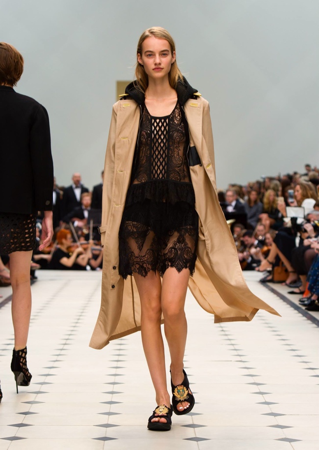 Burberry Spring 2016 | London Fashion Week