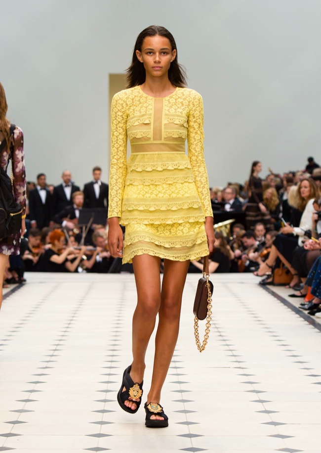 Burberry Spring 2016 | London Fashion Week
