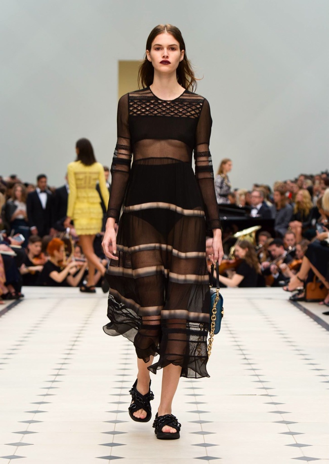 Burberry Spring 2016 | London Fashion Week