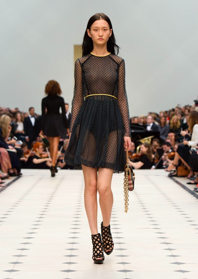 Burberry Spring 2016 | London Fashion Week