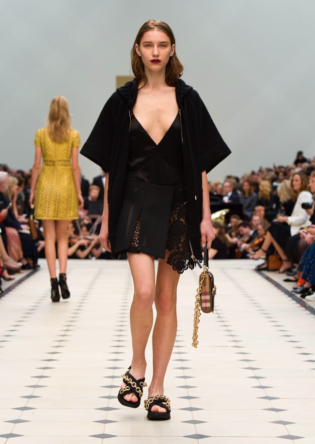 Burberry Spring 2016 | London Fashion Week