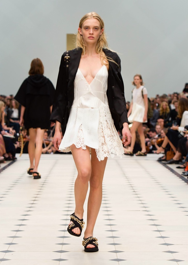 Burberry Spring 2016 | London Fashion Week