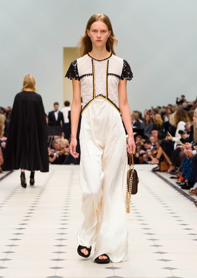 Burberry Spring 2016 | London Fashion Week