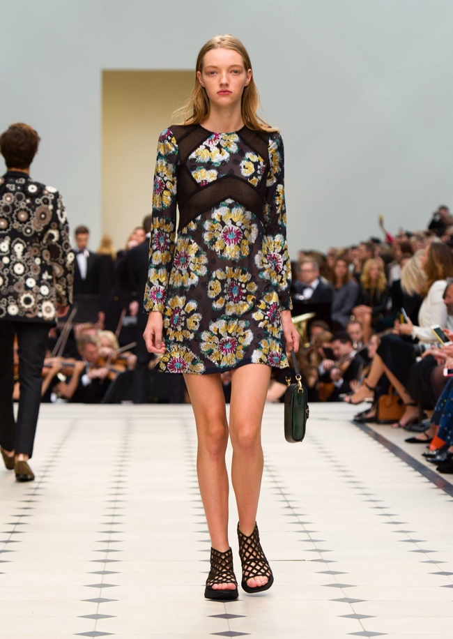 Burberry Spring 2016 | London Fashion Week