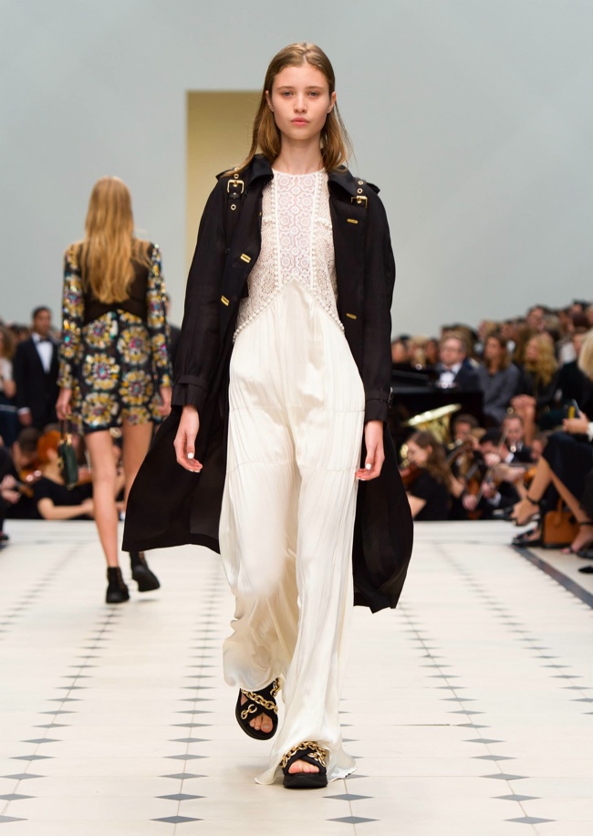 Burberry Spring 2016 | London Fashion Week