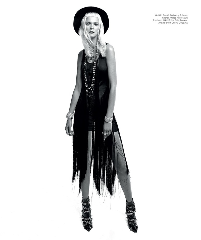 Carmen-Kass-Harpers-Bazaar-Mexico-October-2015-Cover-Editorial07