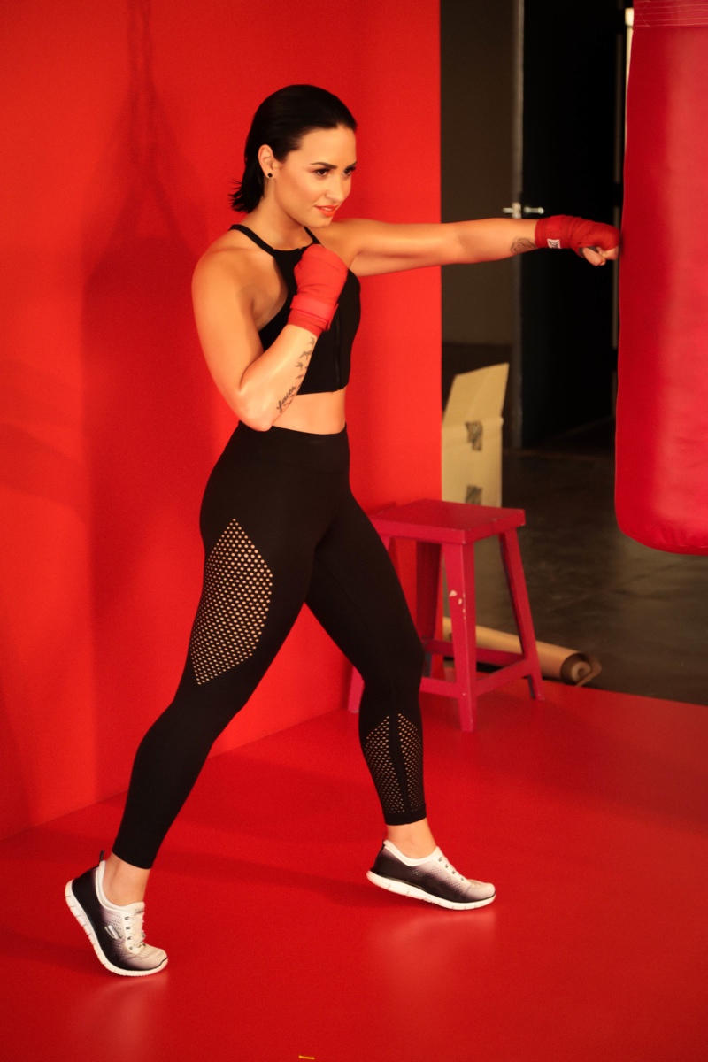 Demi-Lovato-Behind-Scenes-Skechers-Campaign-2015-04
