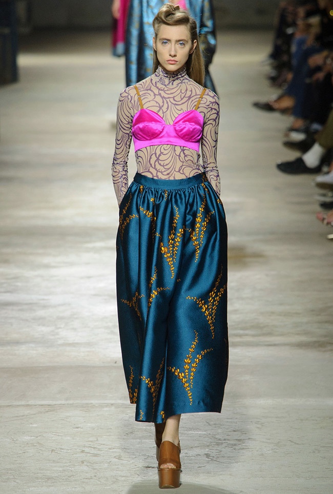 Paris Fashion Week 2016: '90s-Inspired Runway Looks – The