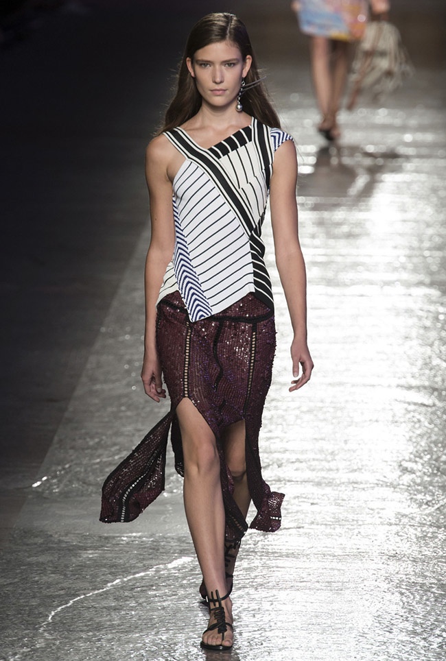 SEPTEMBER 22, 2016: An Asian Girl In Outfit Before EMILIO PUCCI Fashion Show,  Milan Fashion Week Spring / Summer 2017 Stock Photo, Picture and Royalty  Free Image. Image 82643590.