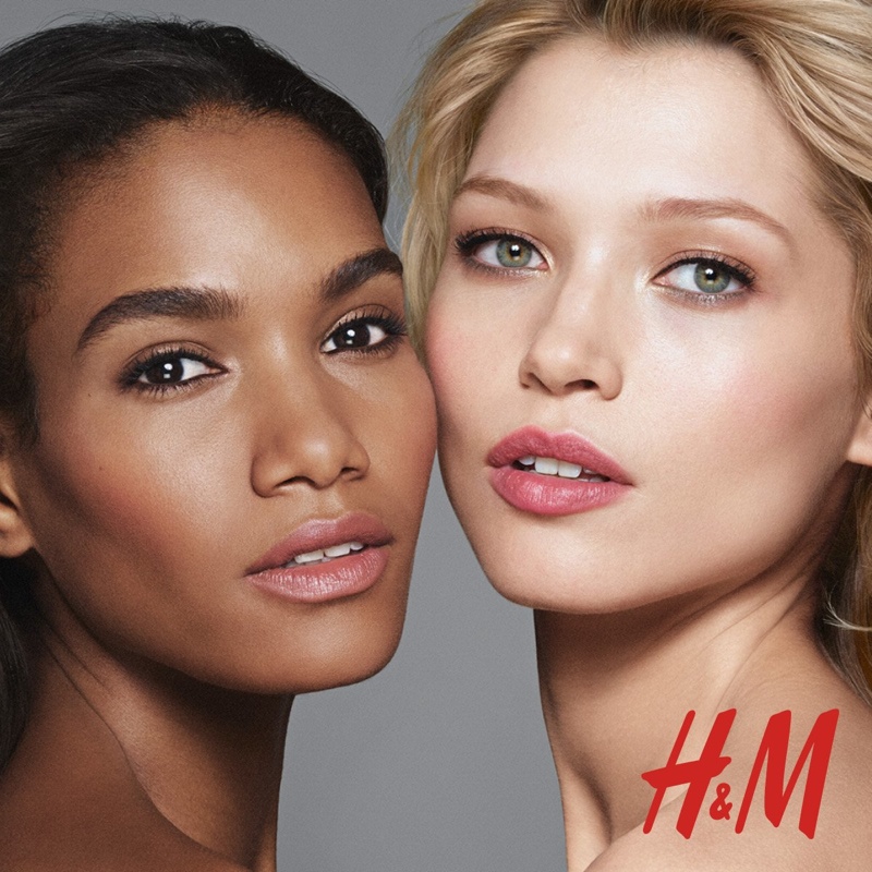 Arlenis Sosa and Hana Jirickova pose for H&M Beauty