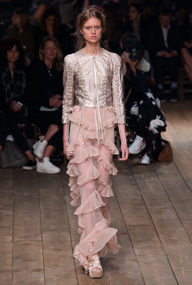 Alexander McQueen Spring 2016 | Paris Fashion Week