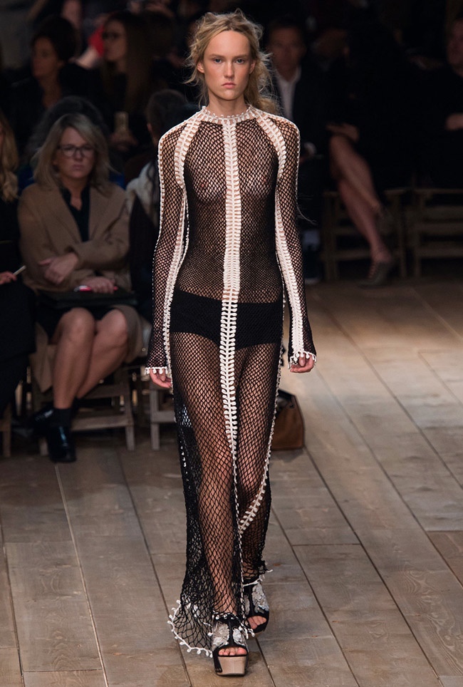 Alexander McQueen Spring 2016 | Paris Fashion Week