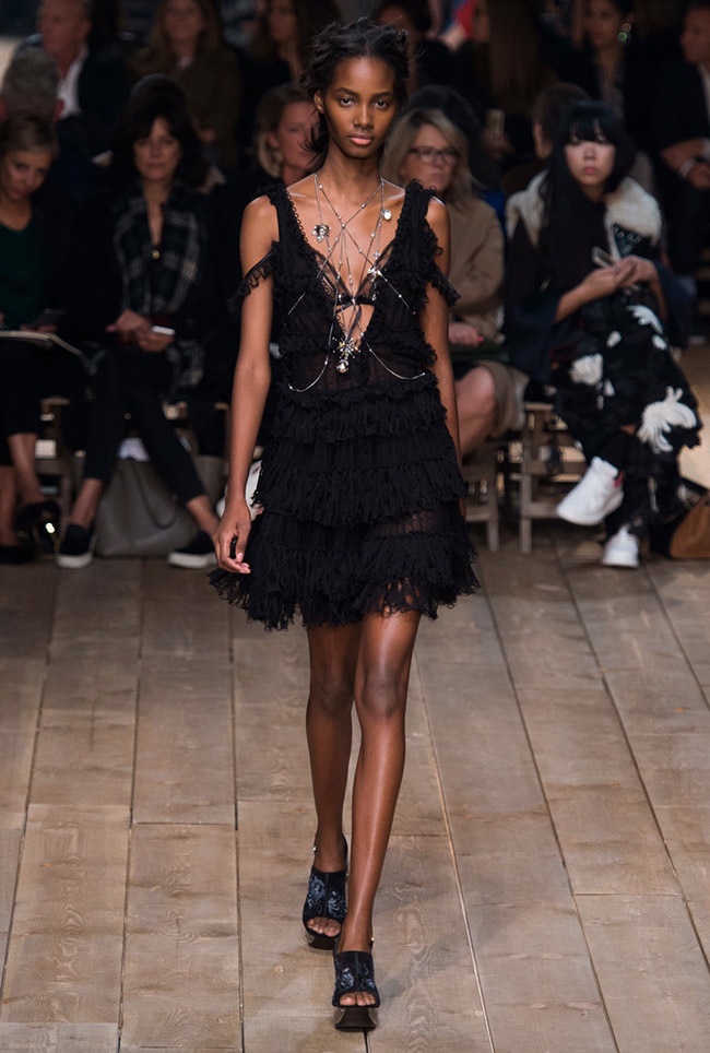 Alexander McQueen Spring 2016 | Paris Fashion Week