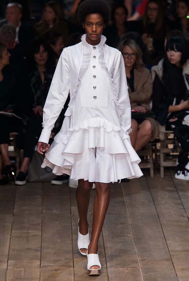 Alexander McQueen Spring 2016 | Paris Fashion Week