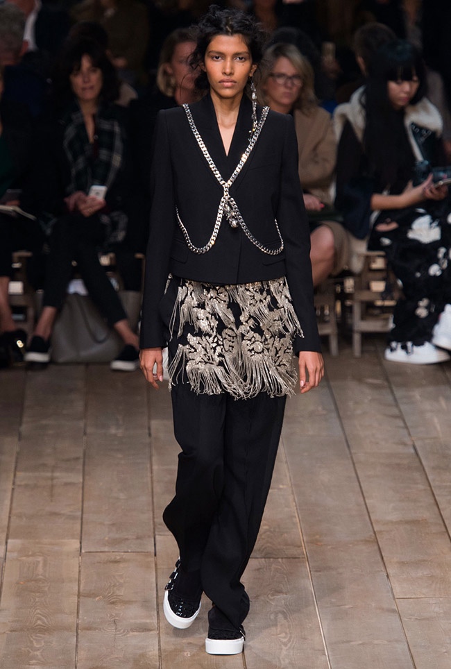 Alexander McQueen Spring 2016 | Paris Fashion Week