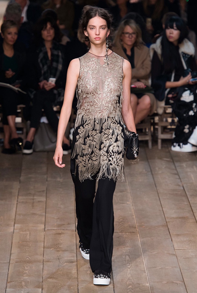 Alexander McQueen Spring 2016 | Paris Fashion Week