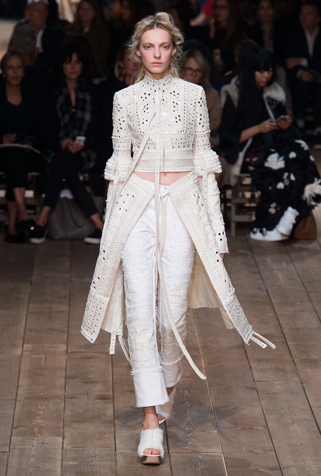 Alexander McQueen Spring 2016 | Paris Fashion Week