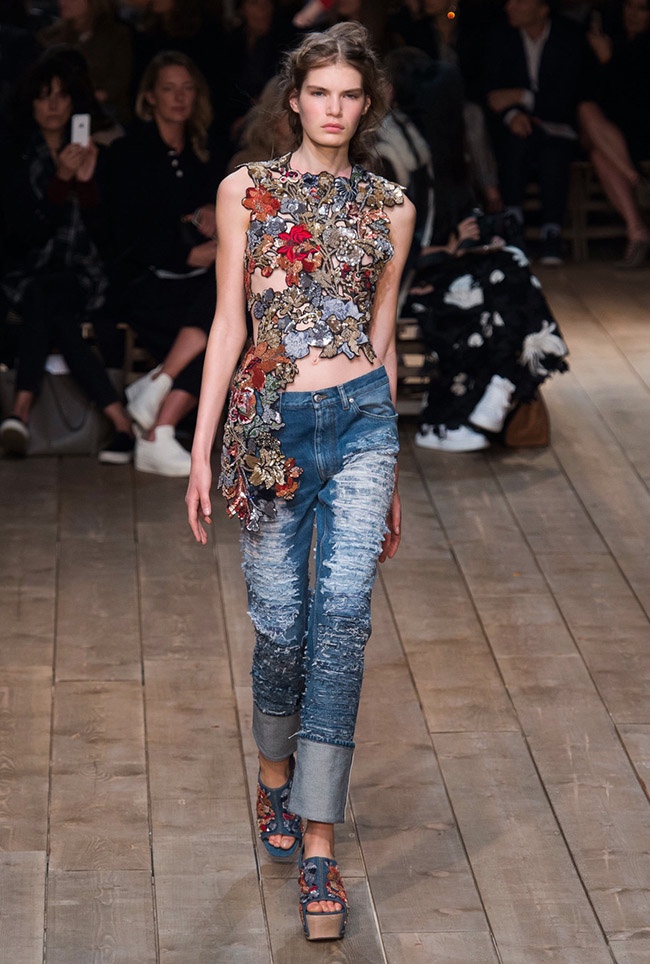 Alexander McQueen Spring 2016 | Paris Fashion Week