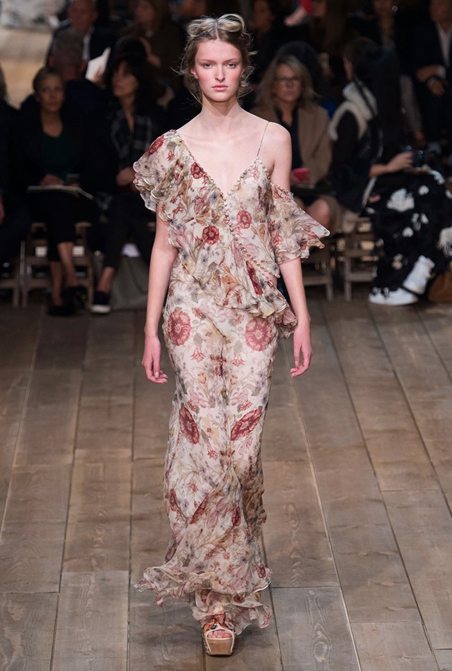 Alexander McQueen Spring 2016 | Paris Fashion Week