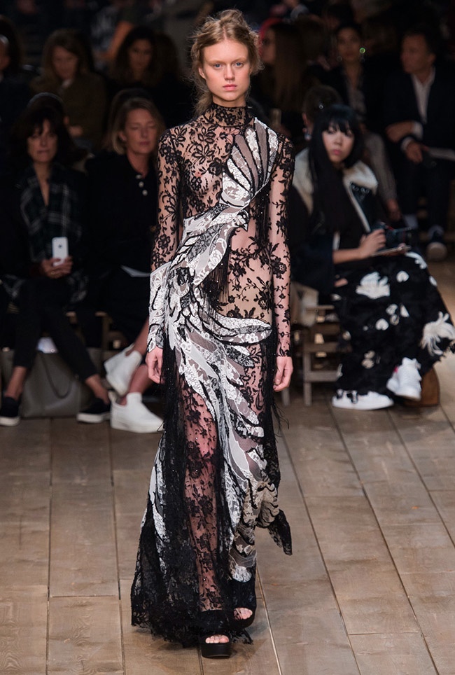 Alexander McQueen Spring 2016 | Paris Fashion Week