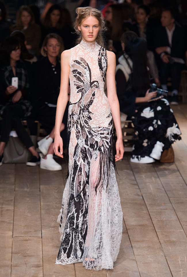 Alexander McQueen Spring 2016 | Paris Fashion Week