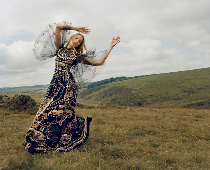 Alisa poses for Yelena Yemchuk in bohemian inspired fashion